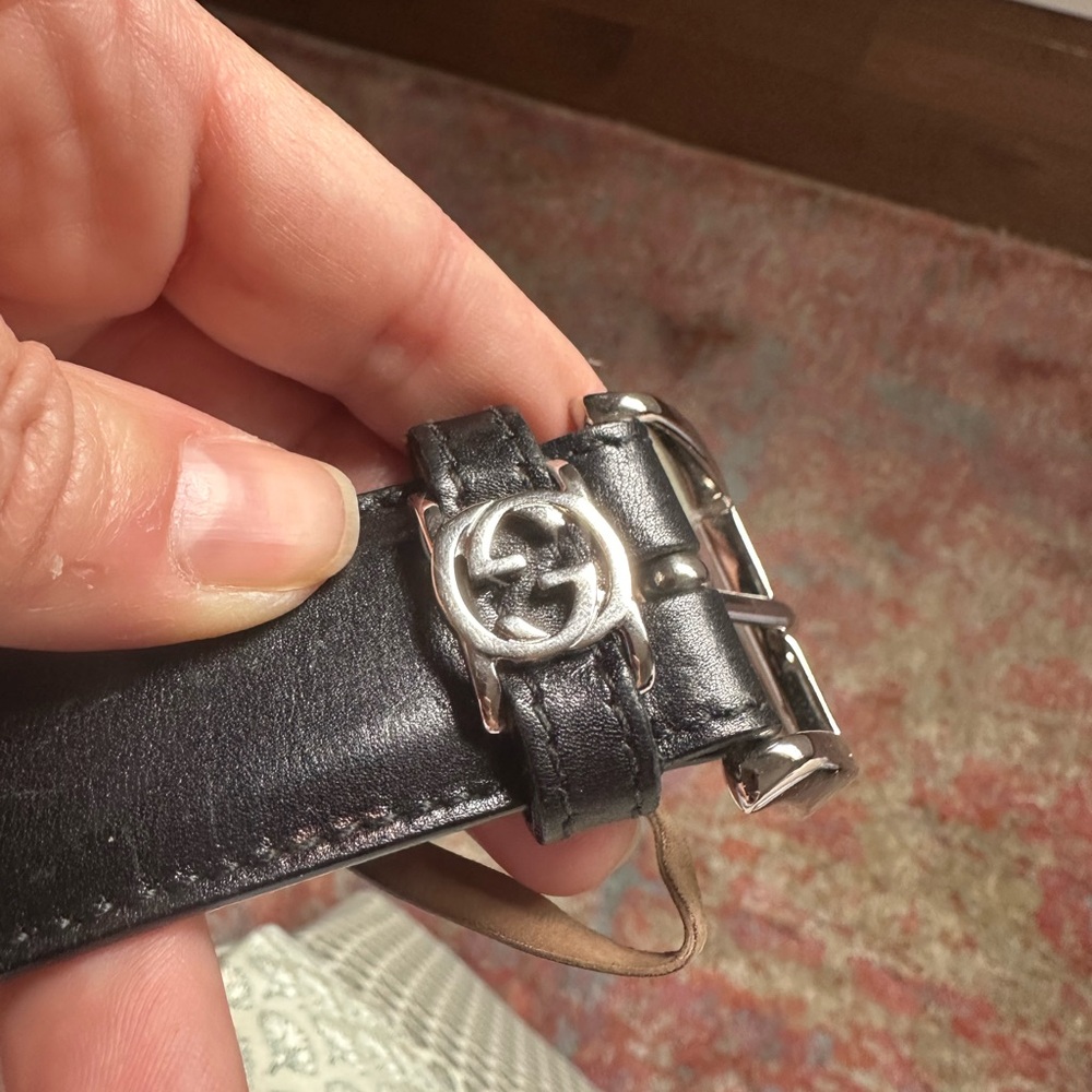 Gucci Black Leather belt with Silver Buckle
